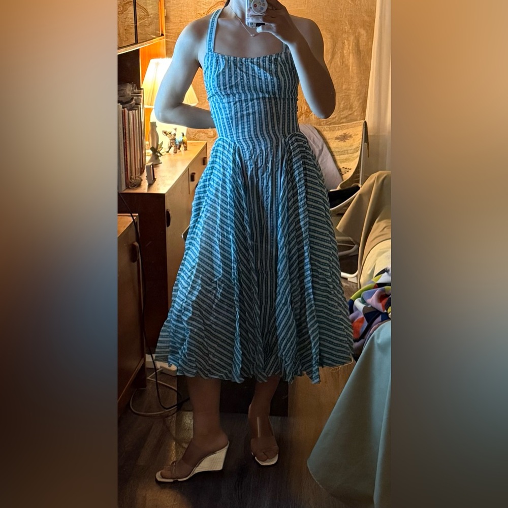Striped Blue Halter Dress Alaïa ‘50s style full skirt